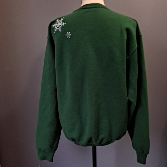 Sweatshirt in dark a green color.crew neck and Angel embroidered snowman… - Picture 7 of 10